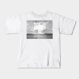 Operation Crossroads atom bomb test, 1946 (C036/0834) Kids T-Shirt